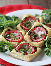 Tomato Pesto Tarts with Optional Prosciutto | Kitchen Treaty